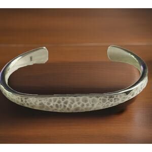 EUC James Avery Retired Silver Forged Hammered Cuff Bracelet M In JA Box & Pouch